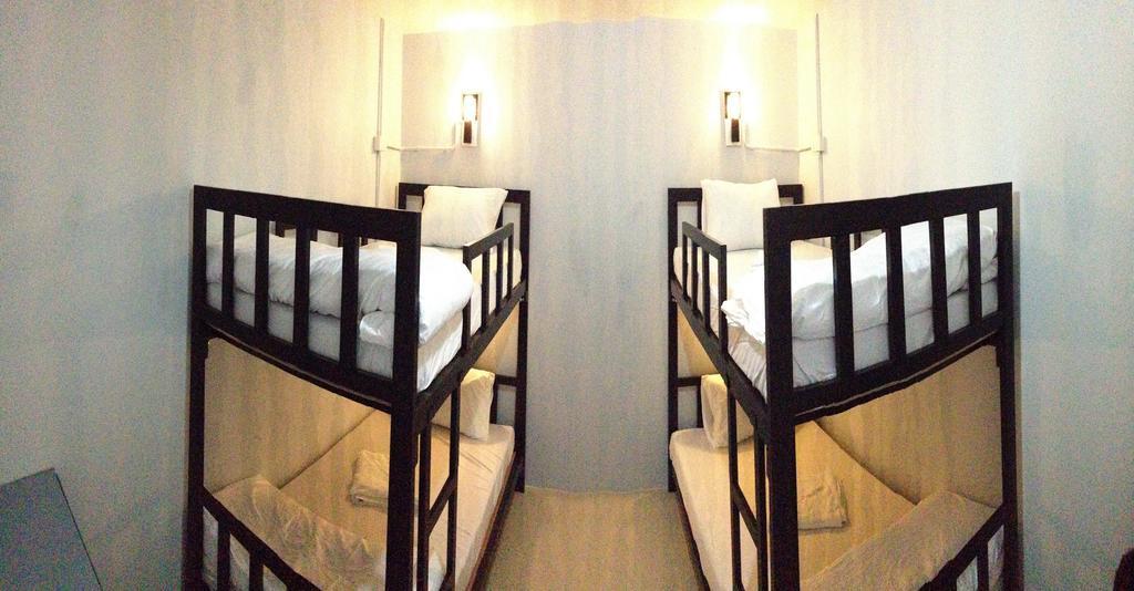 The Metallic Hostel Ko Lanta Стая снимка