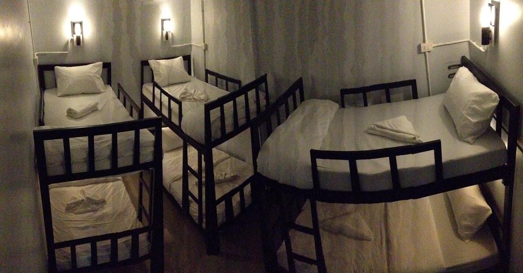 The Metallic Hostel Ko Lanta Стая снимка