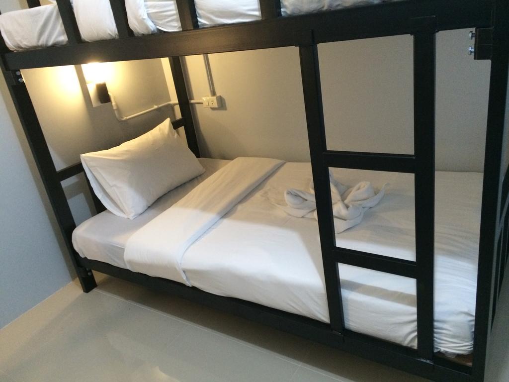 The Metallic Hostel Ko Lanta Стая снимка